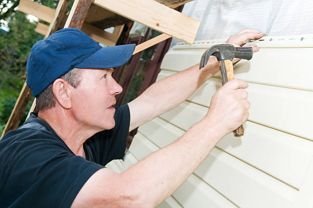 Affordable siding repair and maintenance services in Centuria, WI